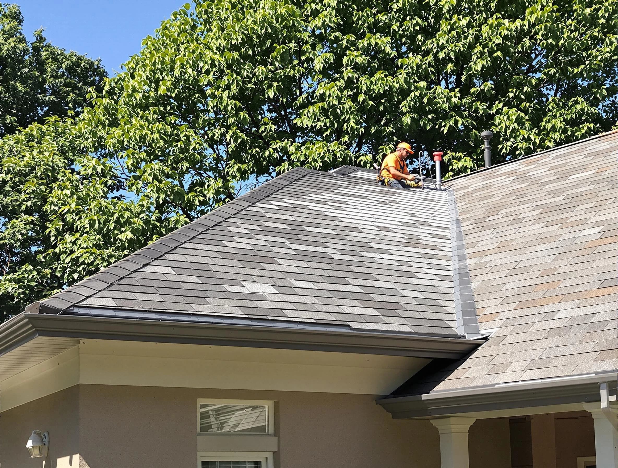 Newly completed shingle roofing by Lorain Roofing Company in Lorain, OH